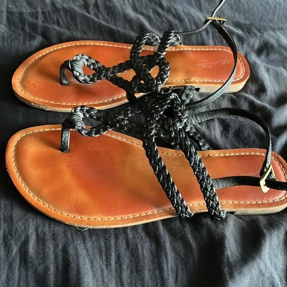 Sandals - Picture 2 of 3